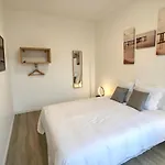 Deluxe Design - Center Cosy *